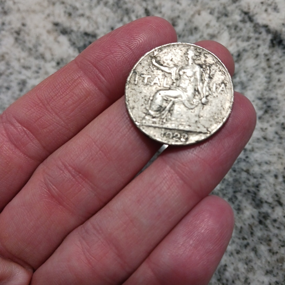 1922 Italy 1 Lira (Italia Seduta) Coin
